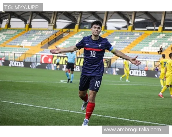 卡马文加的成长之路：从青训新星到世界足球舞台的闪耀之星